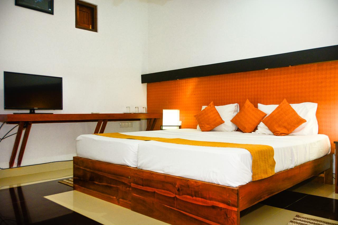 Rainbow Beach Hotel Negombo Eksteriør billede