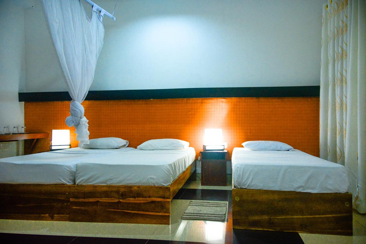 Rainbow Beach Hotel Negombo Eksteriør billede