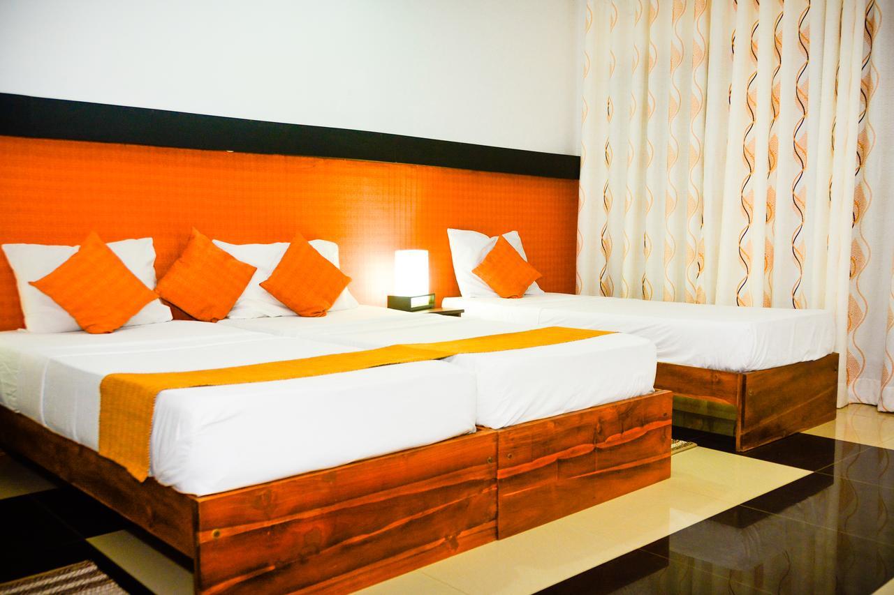 Rainbow Beach Hotel Negombo Eksteriør billede