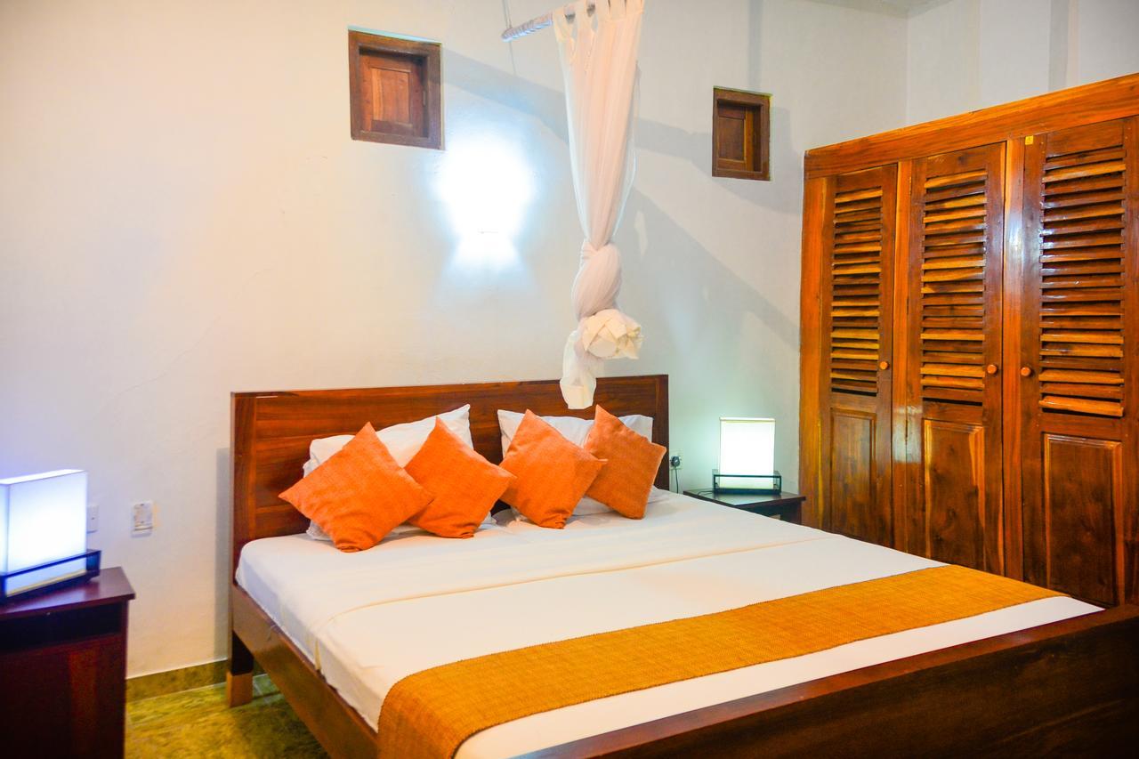 Rainbow Beach Hotel Negombo Eksteriør billede