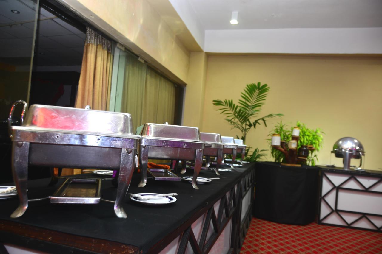 Rainbow Beach Hotel Negombo Eksteriør billede